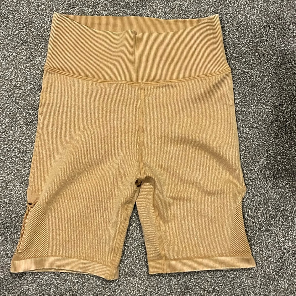 Aerie Offline Yellow Biker Shorts Size Small